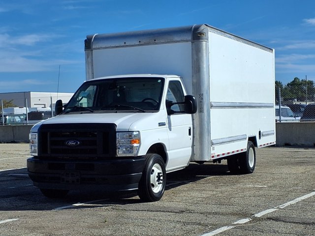 Certified 2022 Ford E-350 and Econoline 350 Super Duty RWD image 27