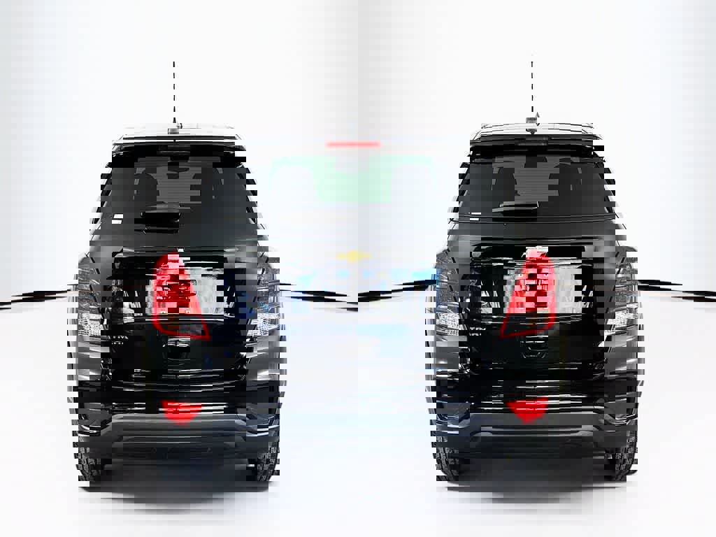 Used 2020 Chevrolet Trax LS w/ Tint and Cruise Package image 4