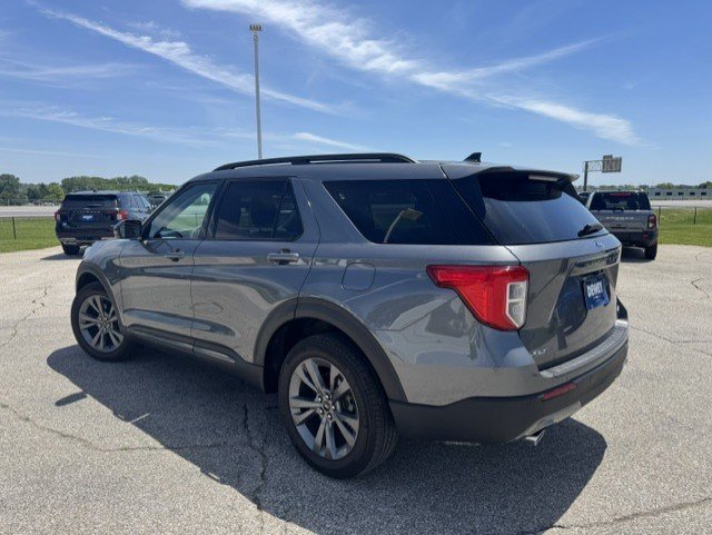 Certified 2023 Ford Explorer XLT w/ Equipment Group 202A AWD/4WD image 6