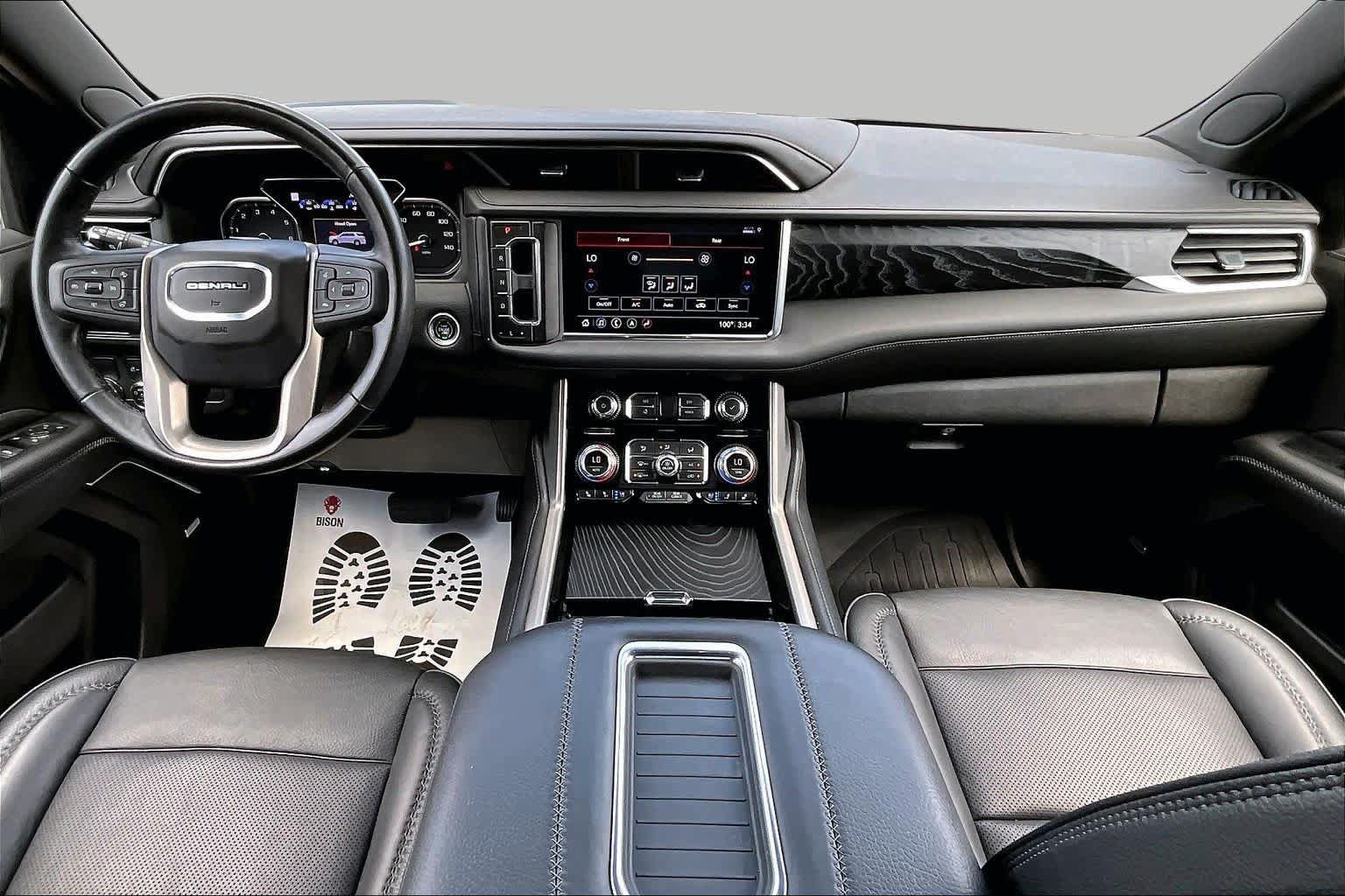 Used 2021 GMC Yukon Denali w/ LPO, Illumination Package RWD image 16