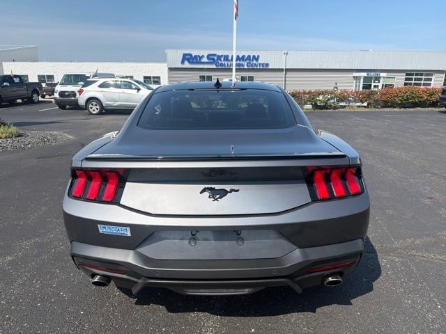 Certified 2024 Ford Mustang Coupe RWD image 4