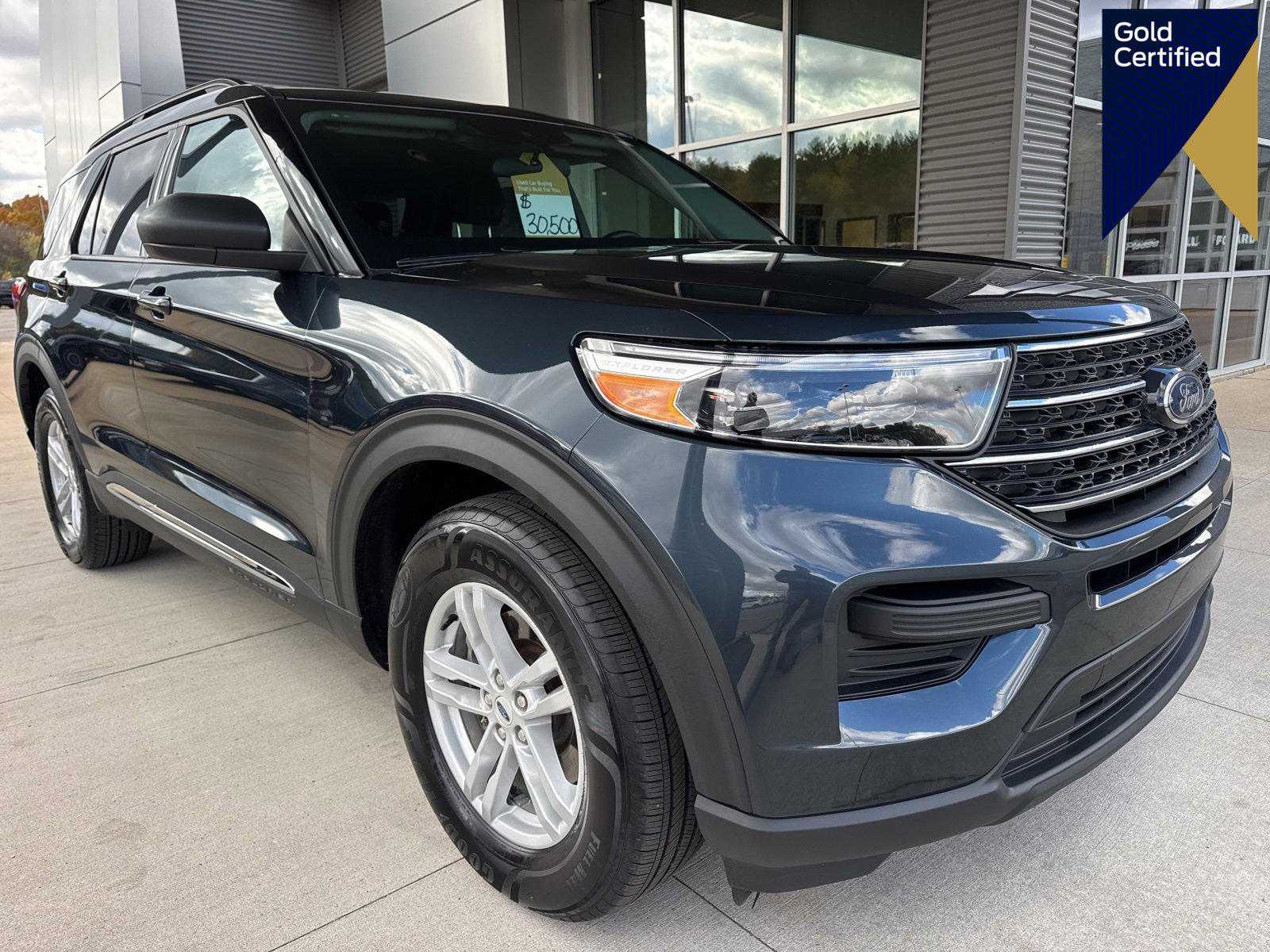 Certified 2023 Ford Explorer XLT image 1