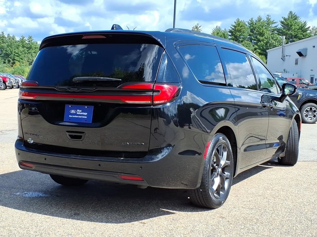 Used 2025 Chrysler Pacifica Limited FWD image 4