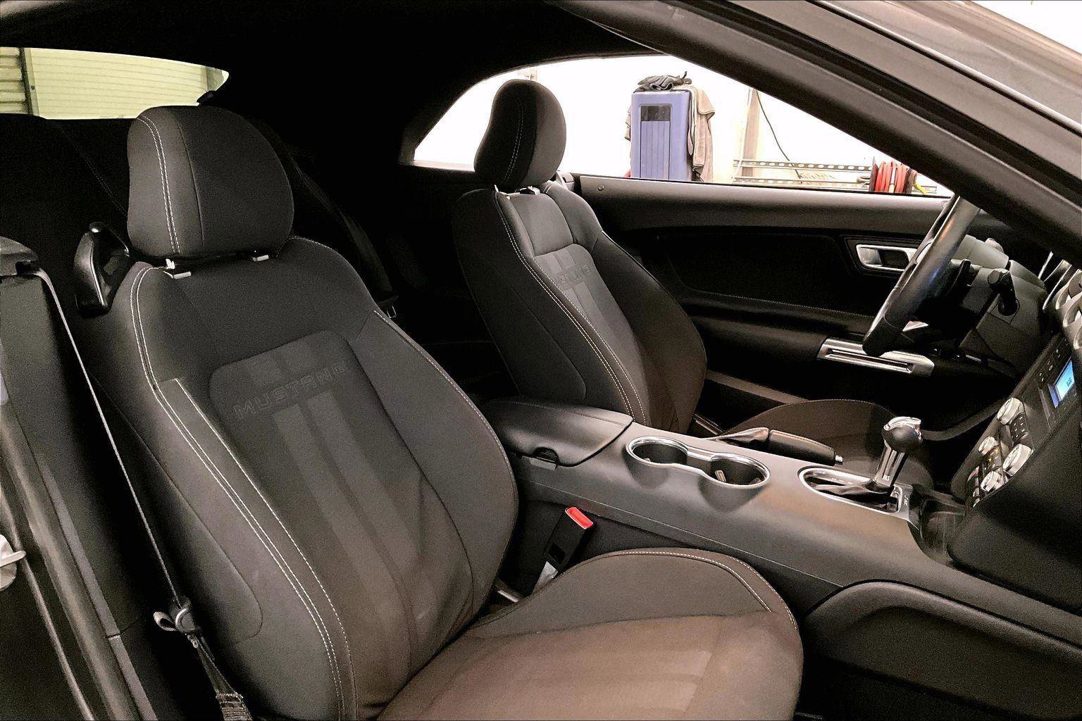 Certified 2019 Ford Mustang Convertible image 9