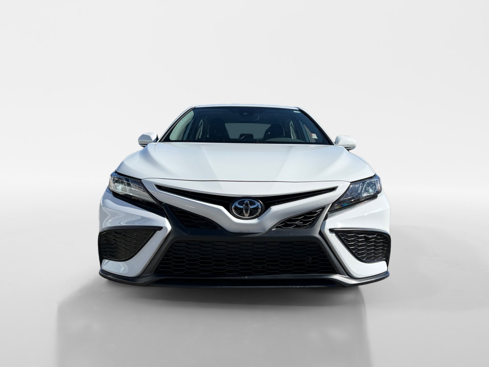 Used 2022 Toyota Camry SE w/ Carpet Mat Package (TMS) FWD image 11
