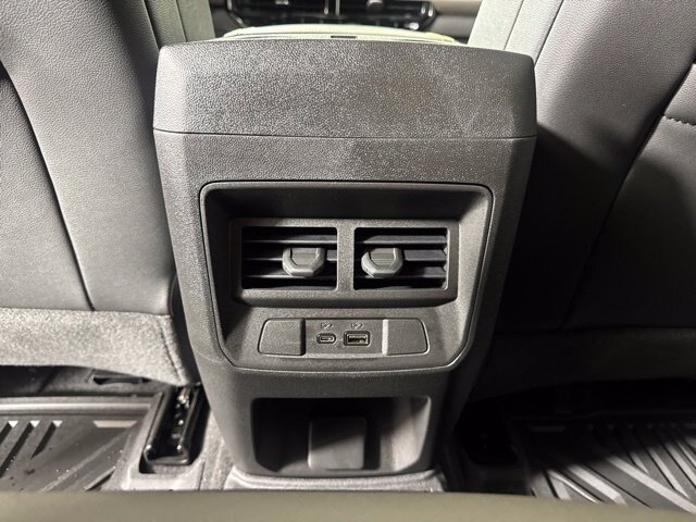 Used 2025 Chevrolet Colorado ZR2 w/ Technology Package AWD/4WD image 13