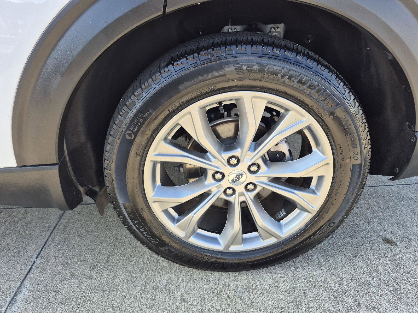 Certified 2023 Ford Explorer Limited w/ Equipment Group 301A image 4