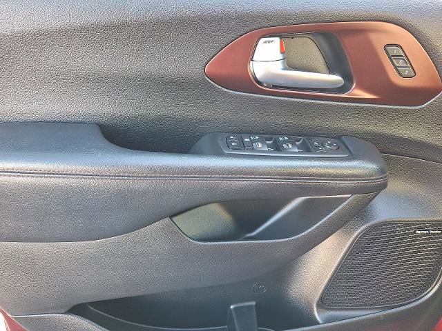 Used 2020 Chrysler Pacifica Limited image 15