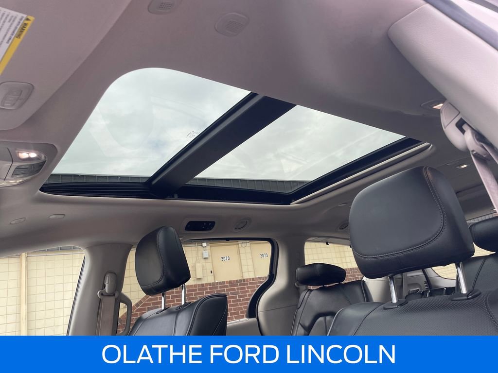 Used 2020 Chrysler Pacifica Limited FWD image 18
