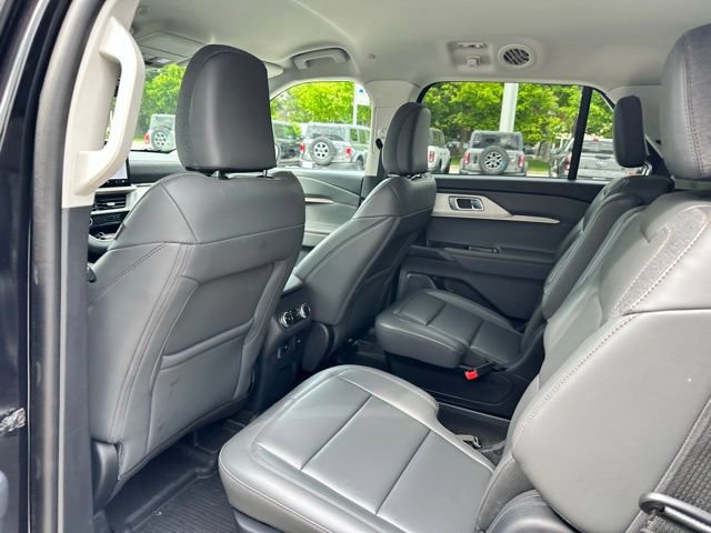 Certified 2025 Ford Explorer Active w/ Active Comfort Package AWD/4WD image 35