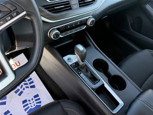 Used 2025 Nissan Altima 2.5 SV FWD image 17