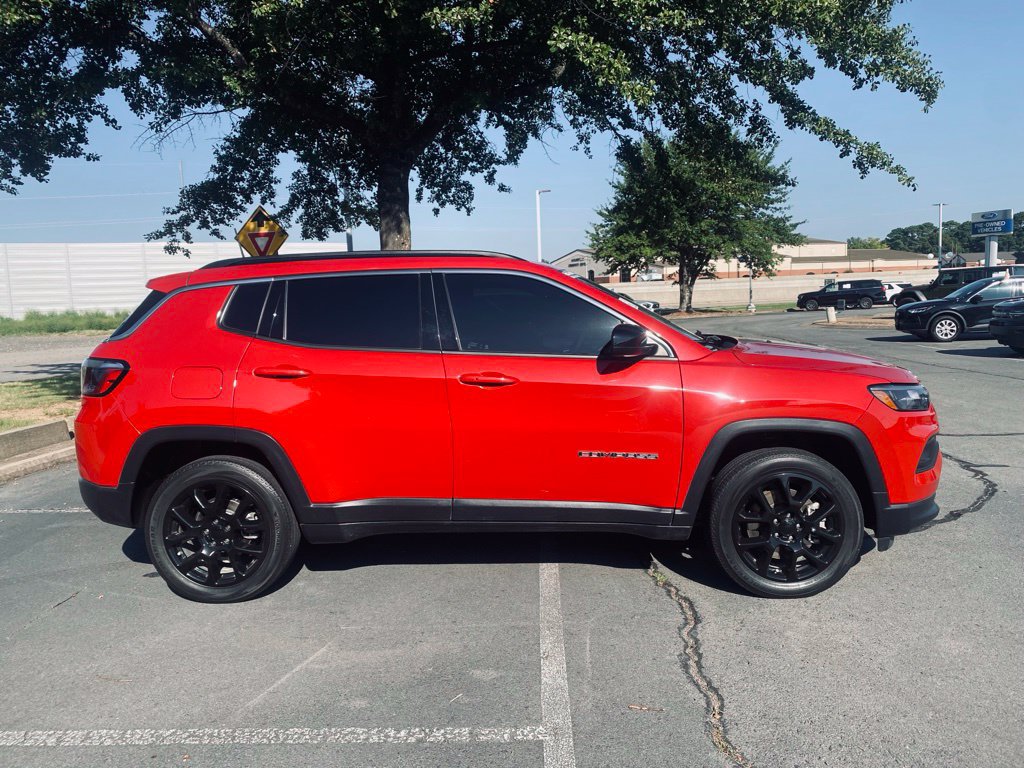 Used 2023 Jeep Compass Latitude AWD/4WD image 8