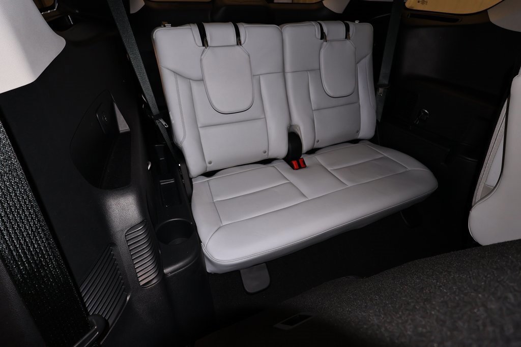 Certified 2025 Ford Explorer Platinum w/ Ultimate Package image 26