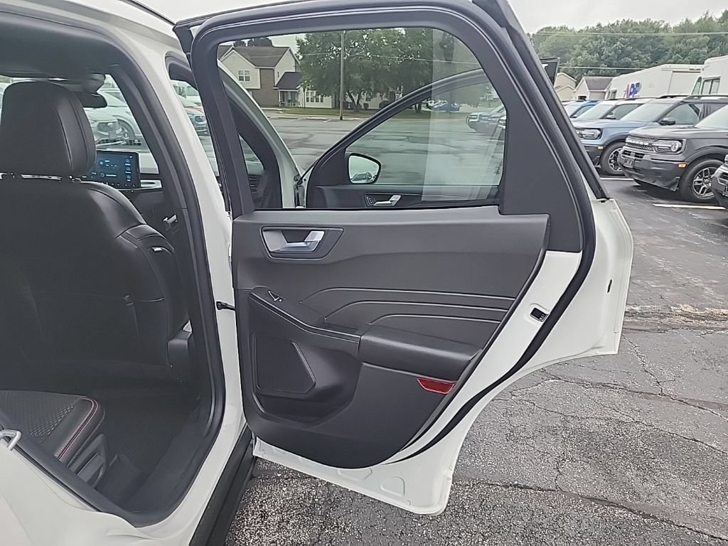 Certified 2024 Ford Escape ST-Line w/ Tech Pack #1 AWD/4WD image 13