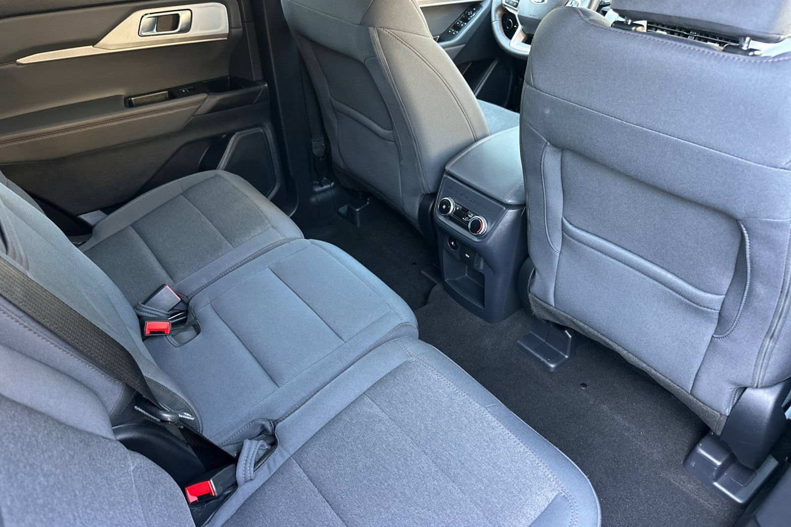 Certified 2025 Ford Explorer Active RWD image 19