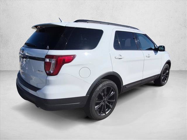 Certified 2018 Ford Explorer XLT w/ Equipment Group 202A AWD/4WD image 5