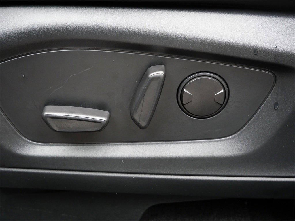 Certified 2022 Ford Explorer XLT w/ Equipment Group 202A image 17