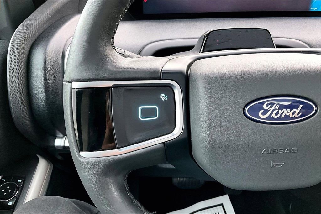 Certified 2025 Ford Expedition Active AWD/4WD image 17