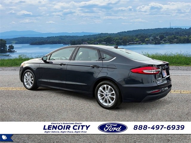 Certified 2020 Ford Fusion SE image 5