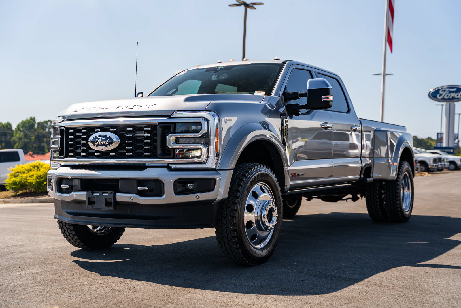 Certified 2024 Ford F450 Platinum w/ FX4 Off-Road Package AWD/4WD image 3