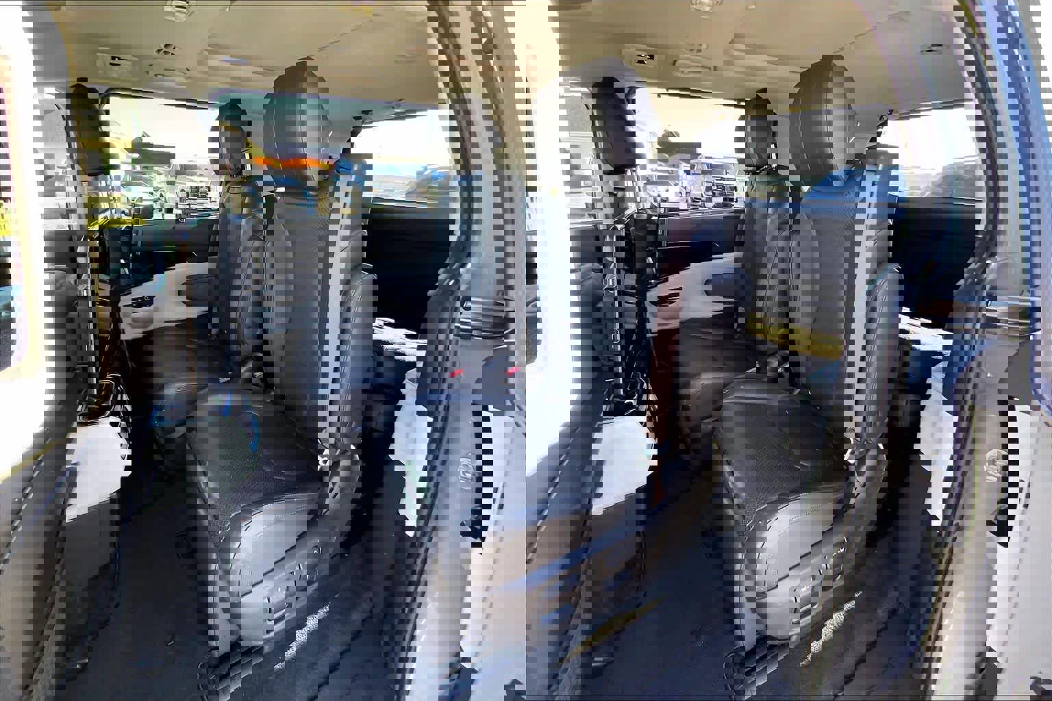 Used 2022 Kia Carnival SX Prestige image 20