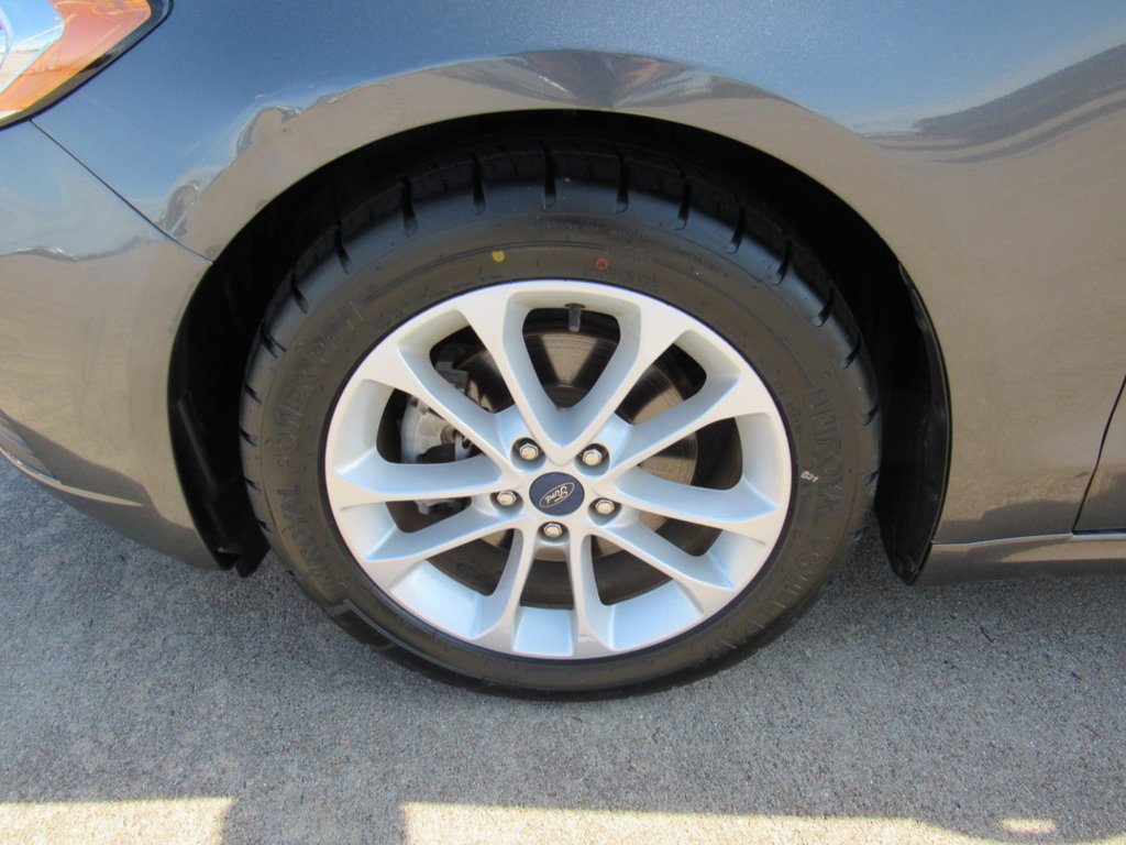 Certified 2019 Ford Fusion SE FWD image 10