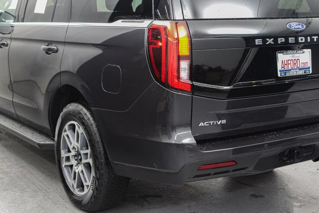 Certified 2025 Ford Expedition Active AWD/4WD image 7