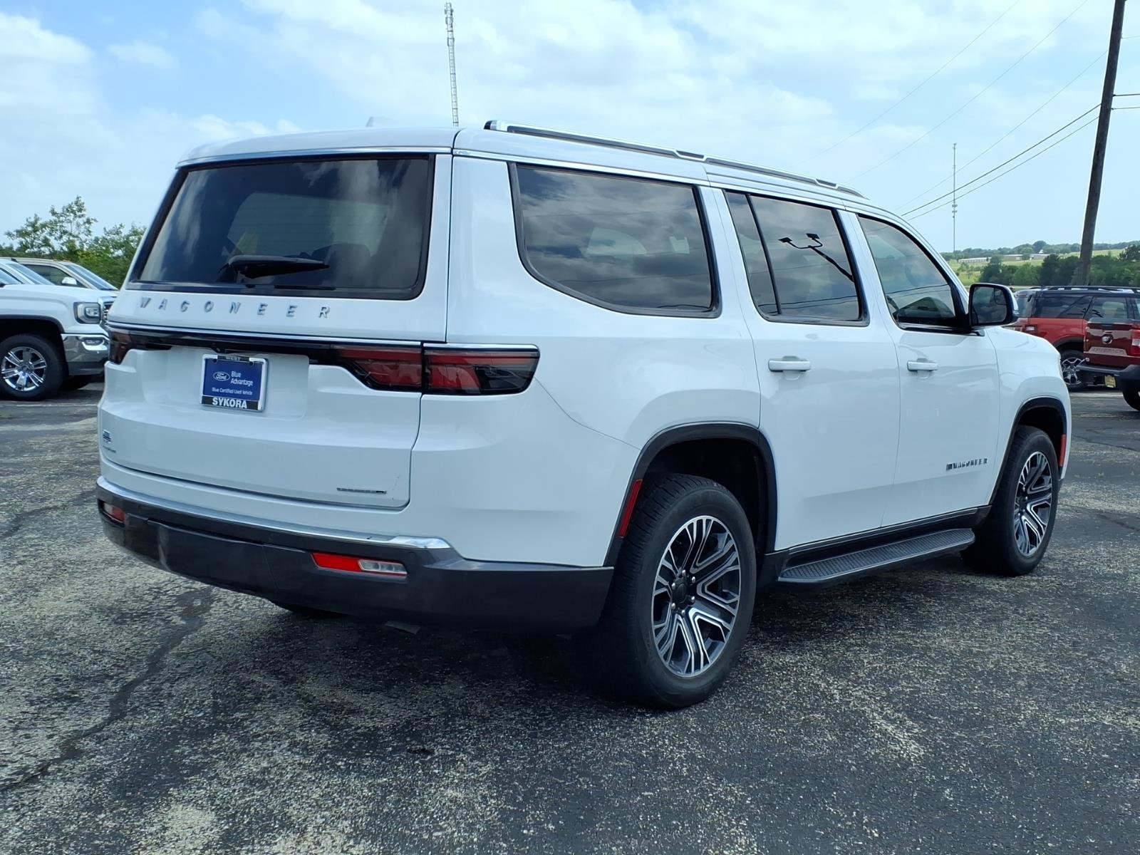 Used 2022 Jeep Wagoneer Series III AWD/4WD image 5