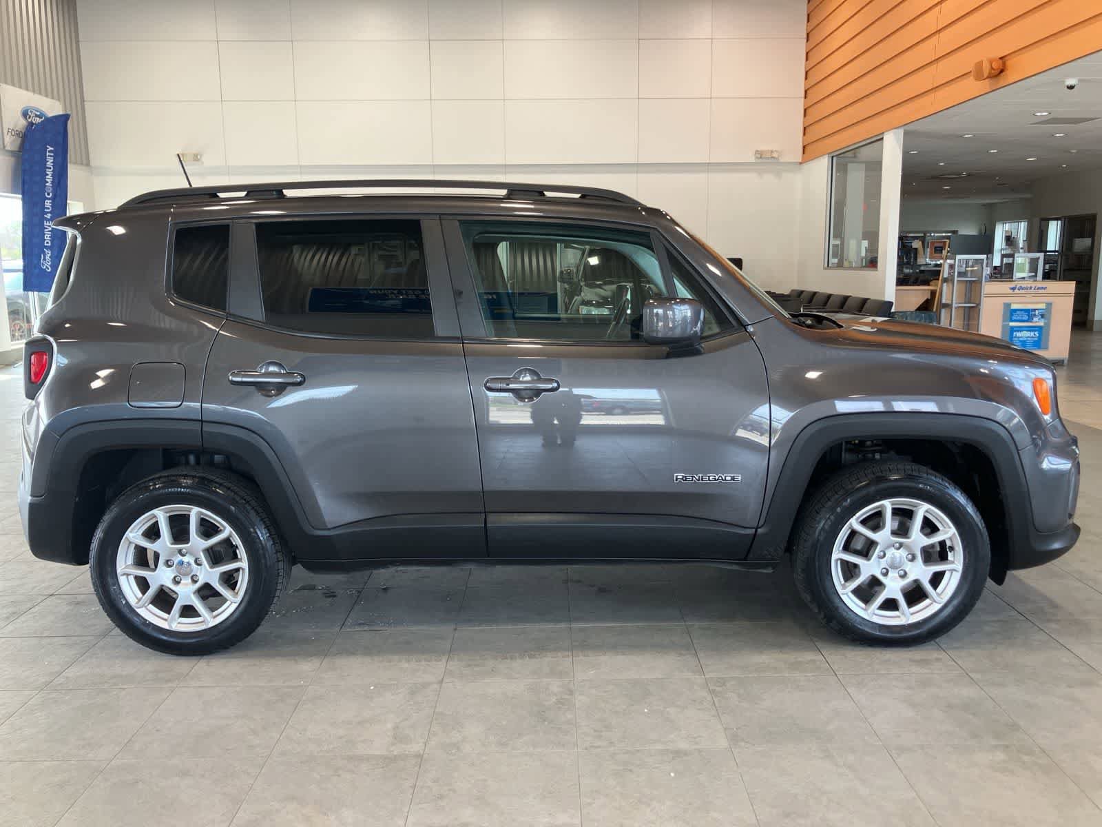 Used 2020 Jeep Renegade Latitude w/ Cold Weather Group AWD/4WD image 4