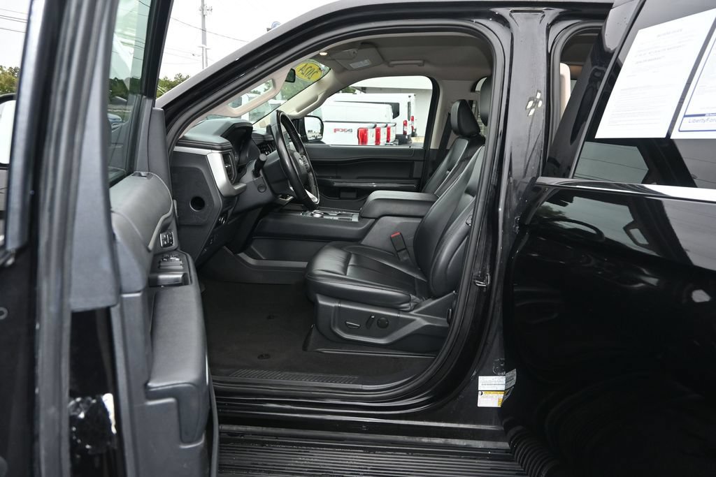 Certified 2024 Ford Expedition Max XLT RWD image 32