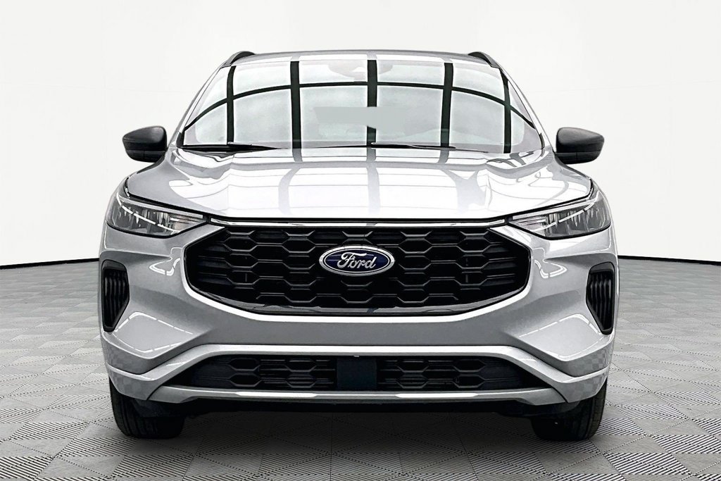 Certified 2024 Ford Escape ST-Line w/ Tech Pack #1 AWD/4WD image 3