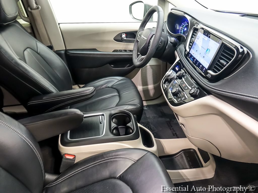 Used 2022 Chrysler Pacifica Touring-L FWD image 23