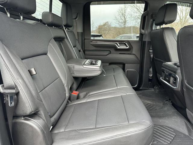 Used 2025 Chevrolet Silverado 2500 LTZ w/ LTZ Premium Package image 17