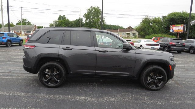 Used 2022 Jeep Grand Cherokee Altitude image 6
