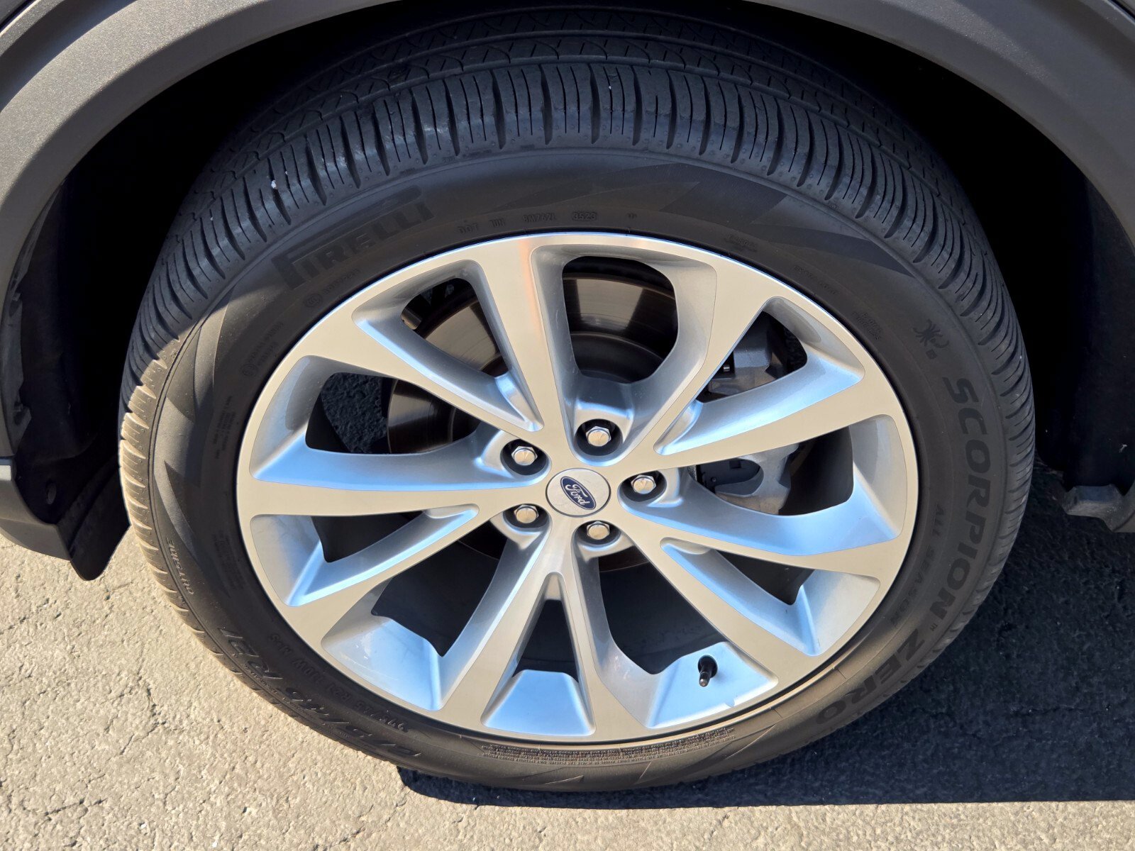 Certified 2023 Ford Explorer Platinum w/ Technology Package AWD/4WD image 9