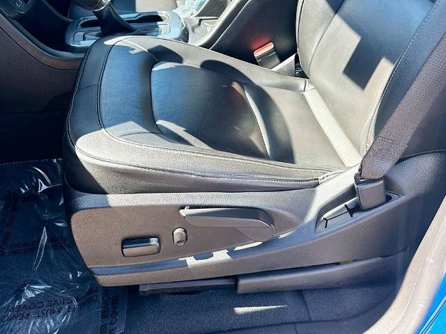 Used 2022 Chevrolet Colorado Z71 AWD/4WD image 16