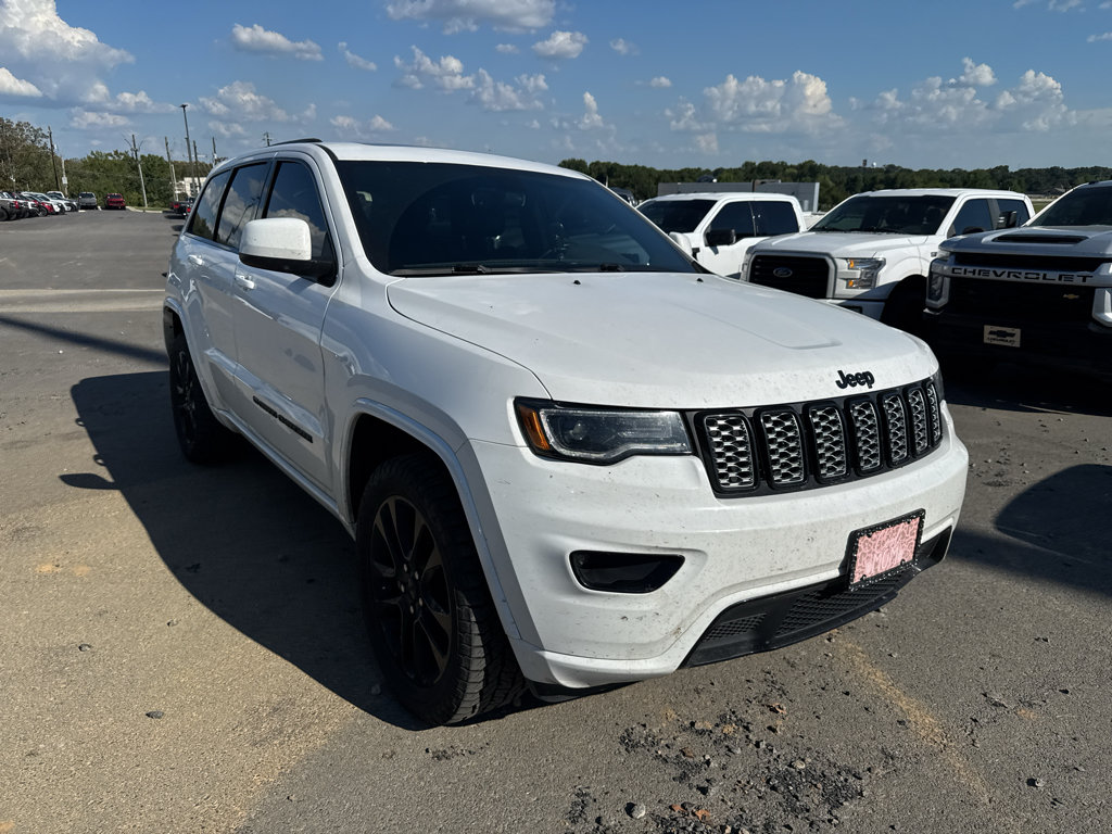 Used 2022 Jeep Grand Cherokee Laredo X AWD/4WD image 3