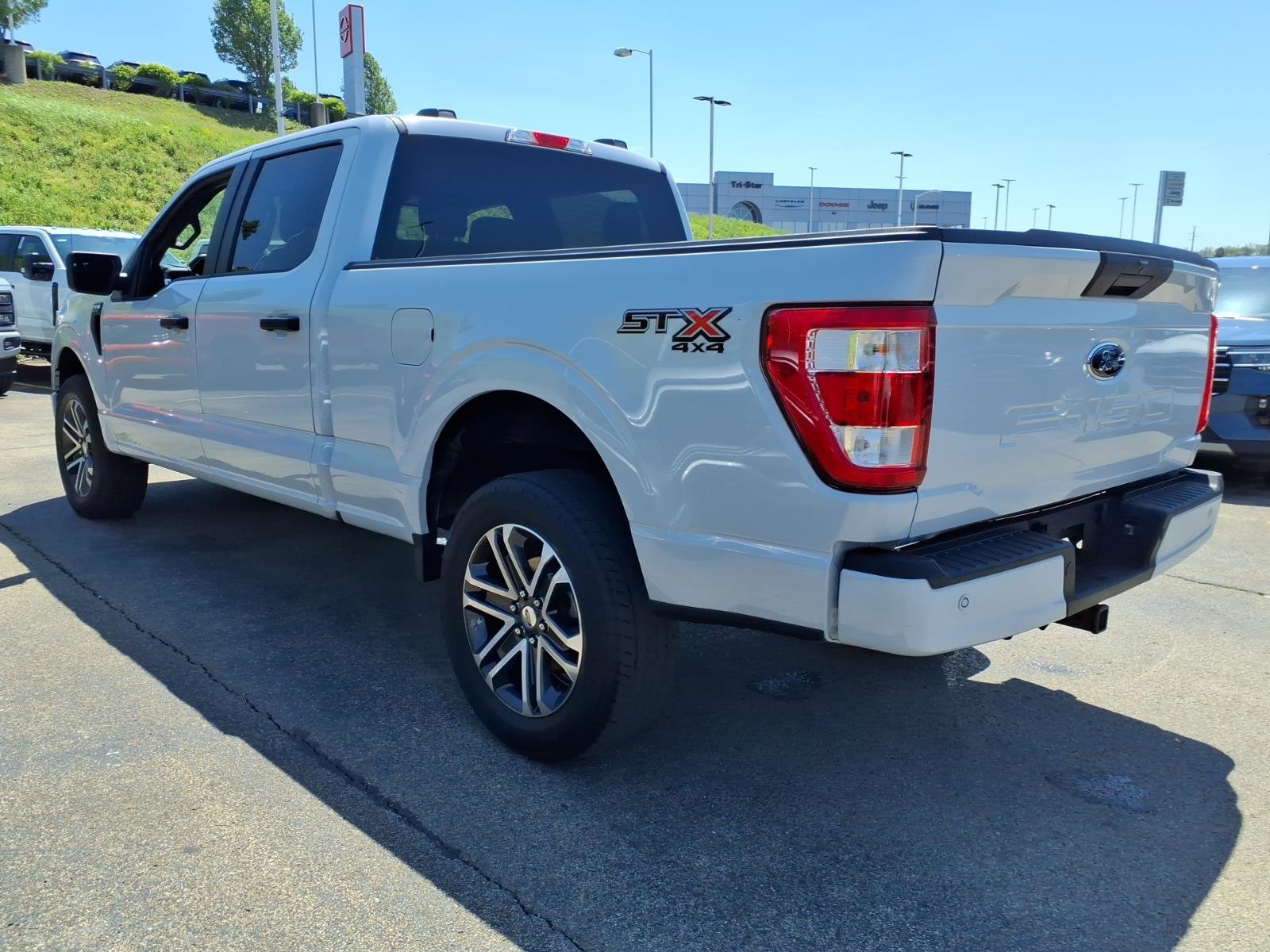 Certified 2022 Ford F150 XL w/ STX Appearance Package AWD/4WD image 4