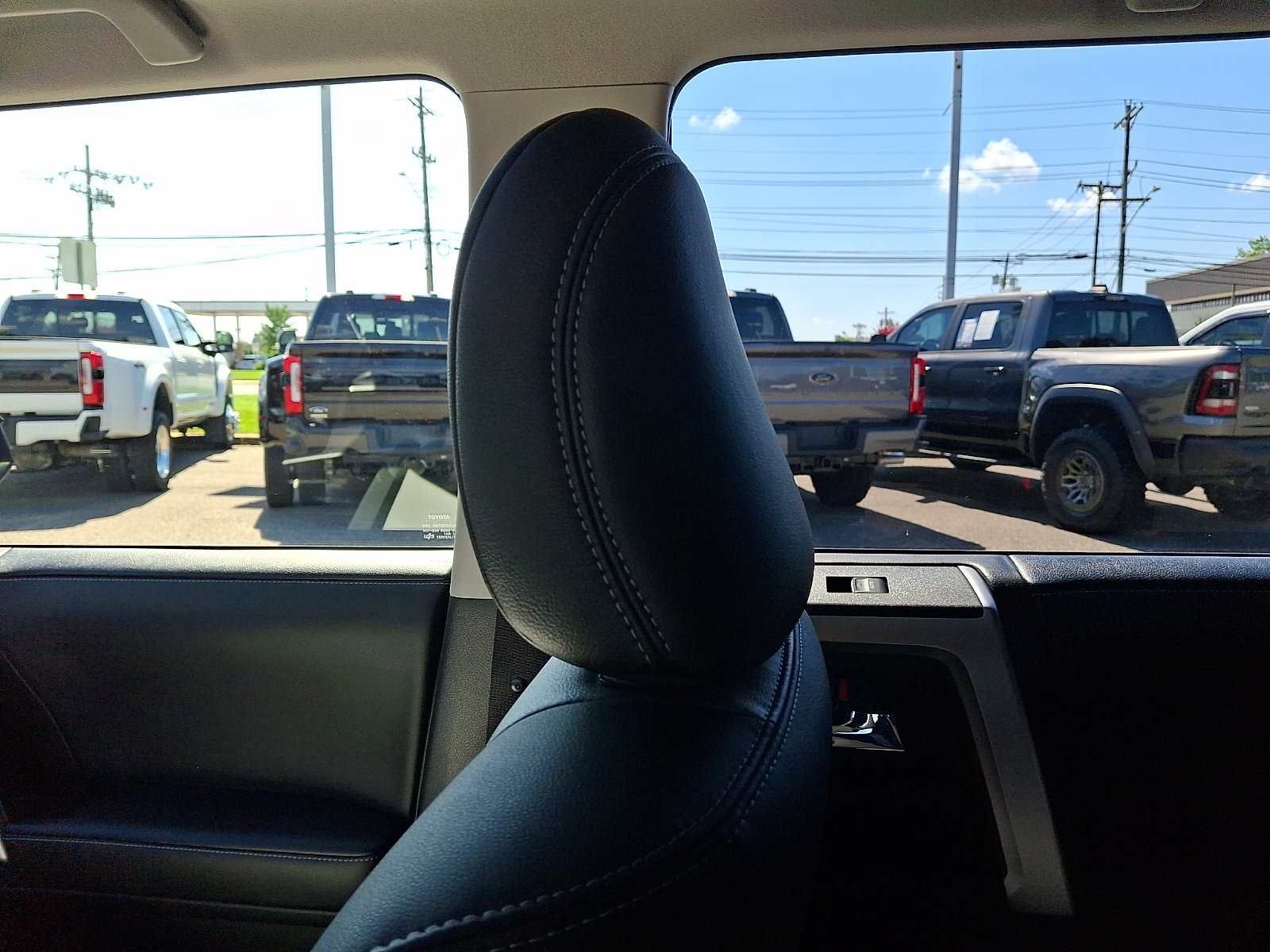 Used 2023 Toyota 4Runner SR5 Premium w/ Moonroof Package AWD/4WD image 16