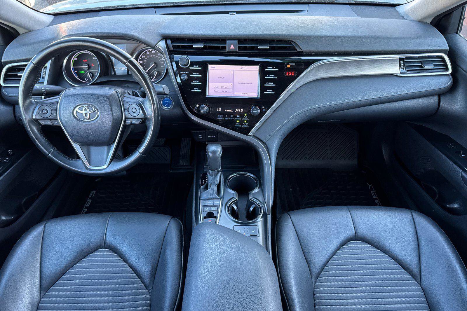 Used 2018 Toyota Camry SE image 3