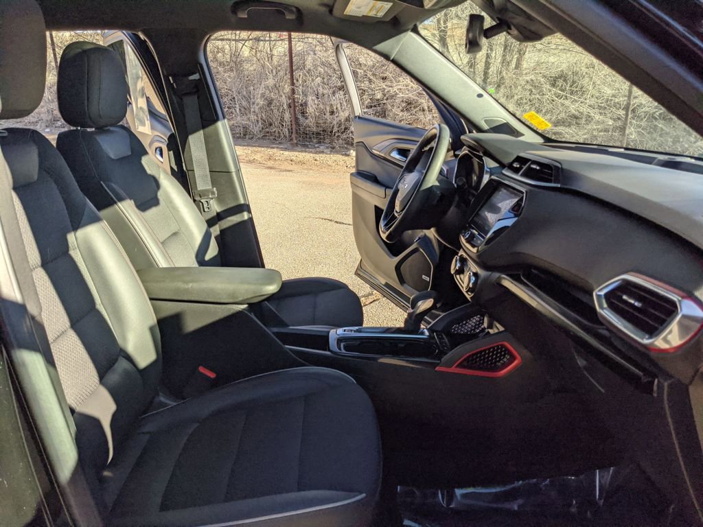 Used 2023 Chevrolet TrailBlazer RS w/ Sun and Liftgate Package image 20