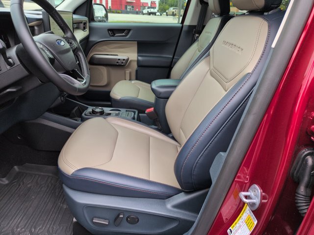 Certified 2025 Ford Maverick Lariat w/ 4K Tow Package AWD/4WD image 16