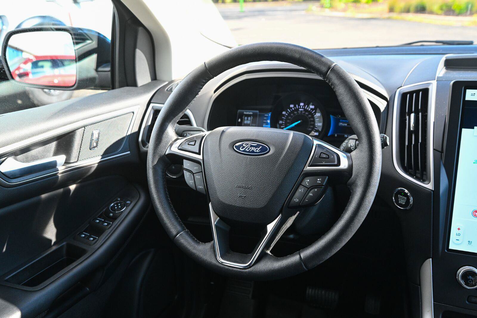 Certified 2024 Ford Edge SEL w/ Convenience Package AWD/4WD image 33