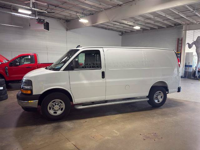 Used 2025 Chevrolet Express 2500 w/ Driver Convenience Package RWD image 5