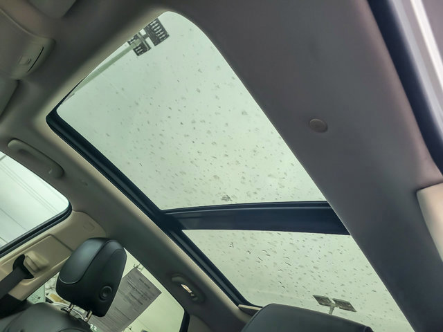 Used 2018 Cadillac XT5 Luxury w/ Driver Awareness Package image 11