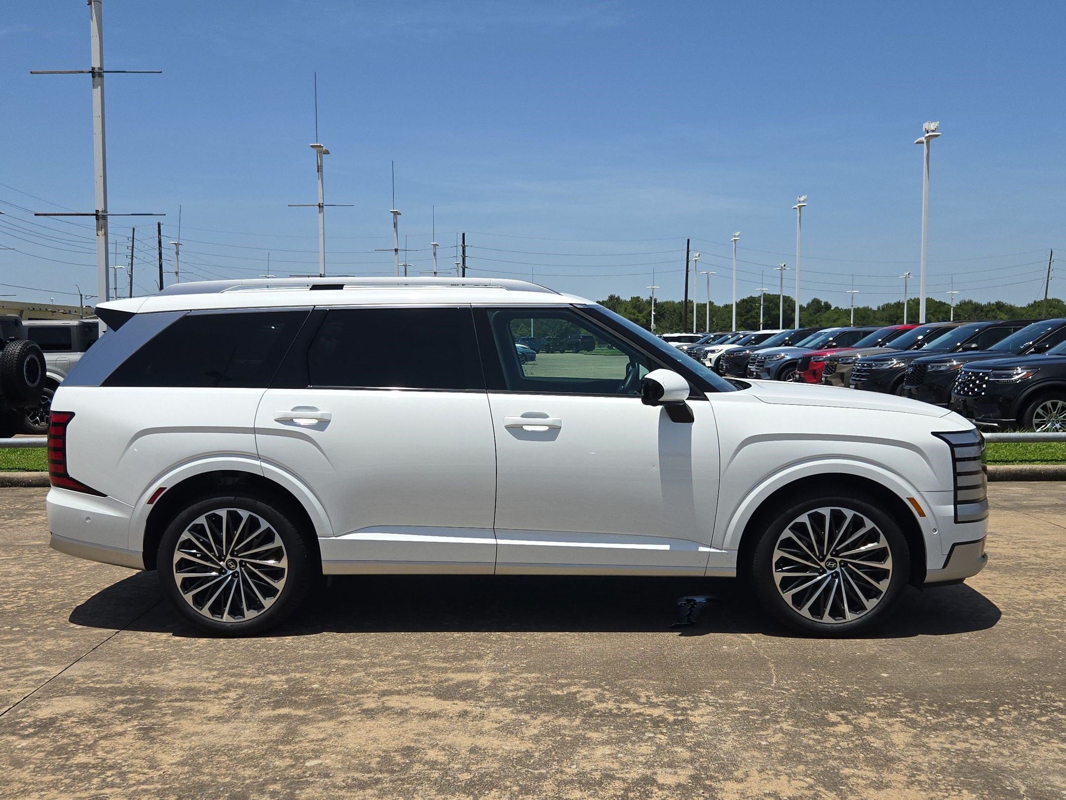 Used 2026 Hyundai Palisade Calligraphy AWD/4WD image 2