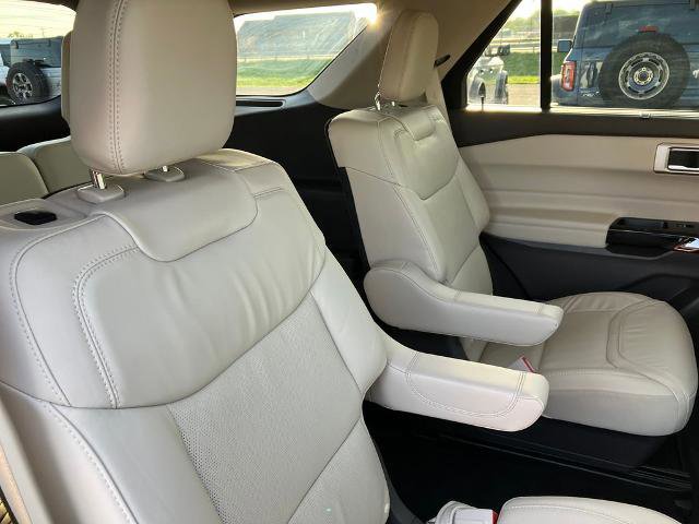 Certified 2023 Ford Explorer Platinum w/ Premium Technology Package AWD/4WD image 20