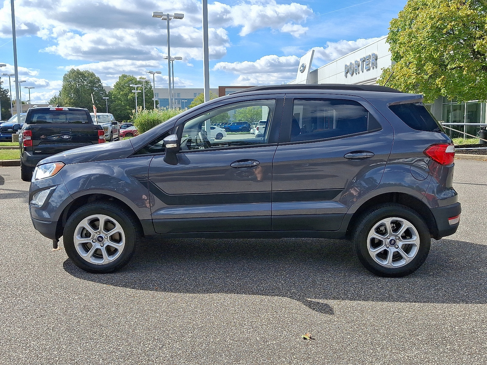 Certified 2022 Ford EcoSport SE image 3