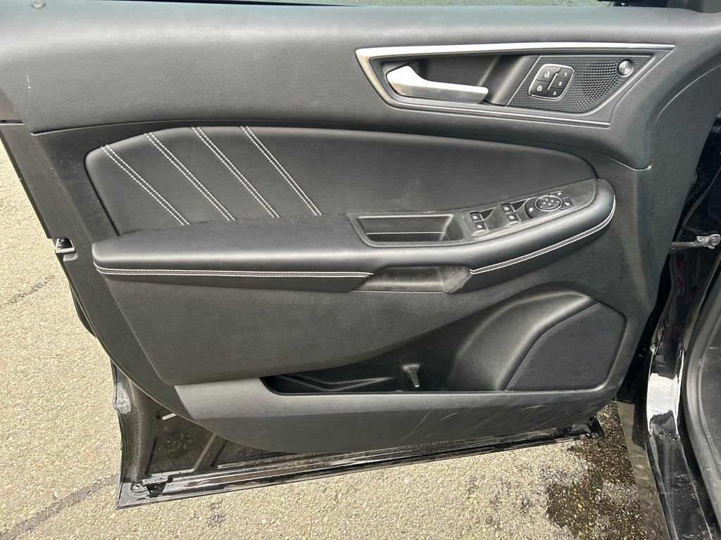 Certified 2022 Ford Edge ST w/ Equipment Group 401A image 17