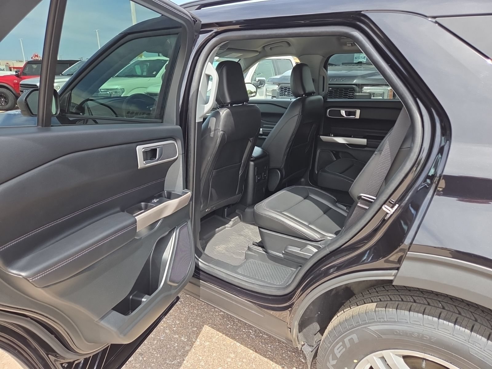 Certified 2023 Ford Explorer XLT w/ Equipment Group 202A AWD/4WD image 43